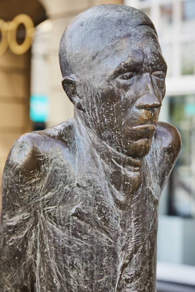 Kopf der Bronzeplastik